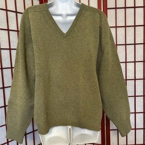 Bernard Altmann Men’s 42 Olive Green V-Neck Vintage 50s Sweater